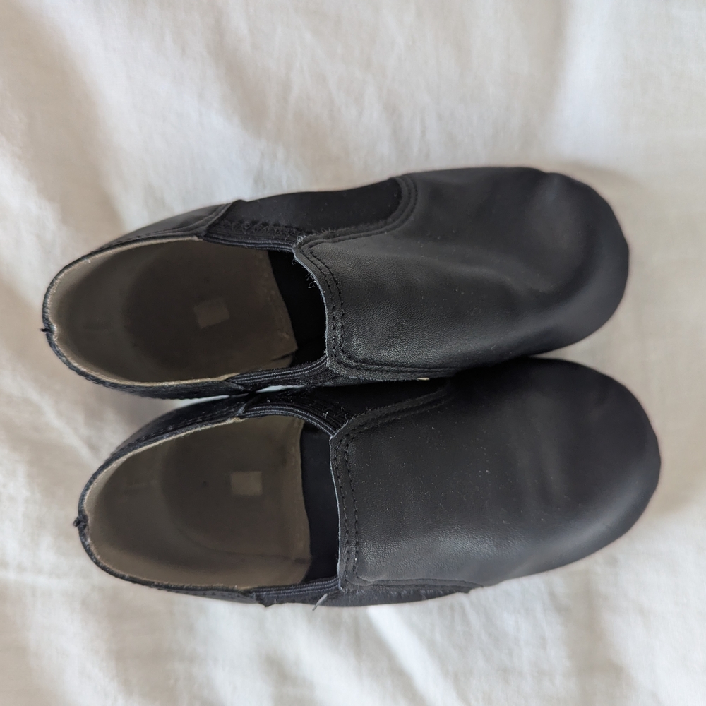 Black Leather Slip-On Loafers for Everyday Comfort